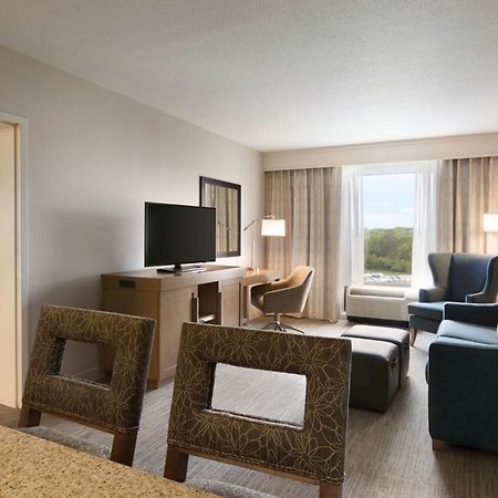 Hampton Inn Long Island-Brookhaven Farmingville Bagian luar foto