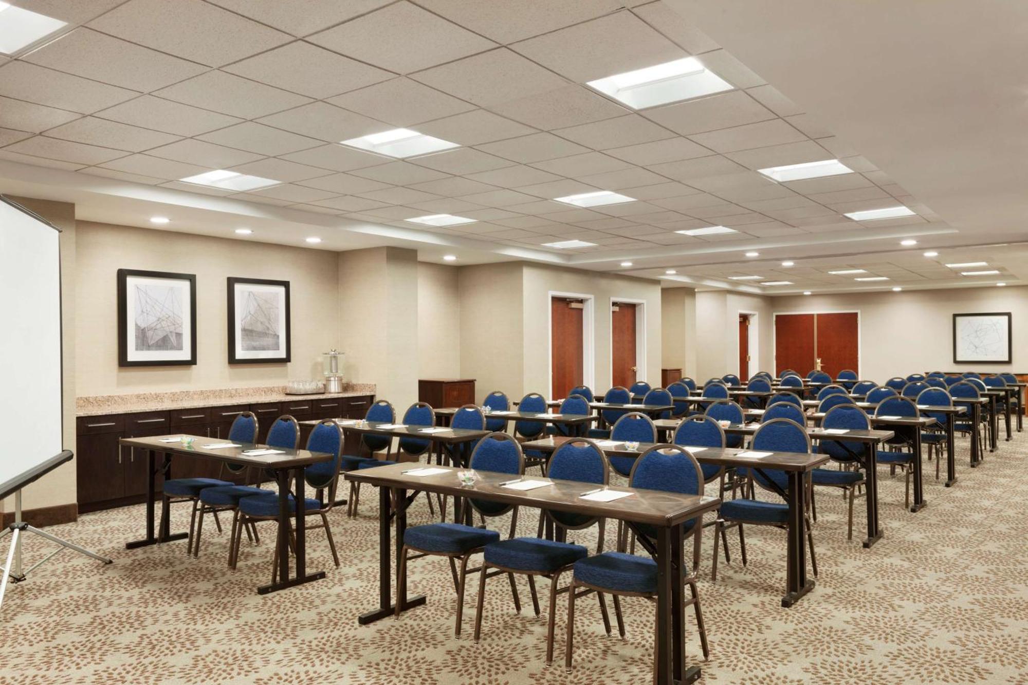 Hampton Inn Long Island-Brookhaven Farmingville Bagian luar foto
