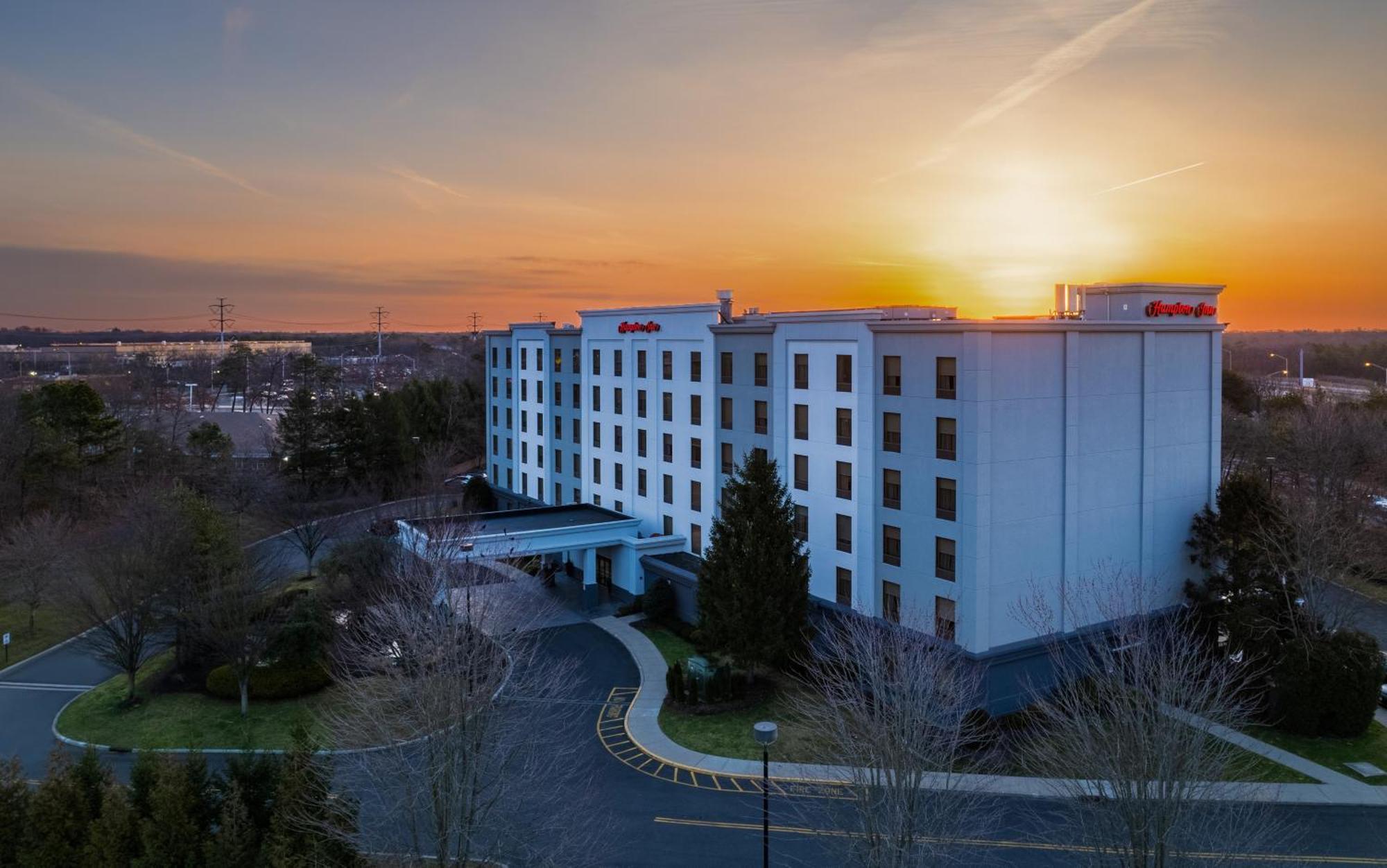 Hampton Inn Long Island-Brookhaven Farmingville Bagian luar foto