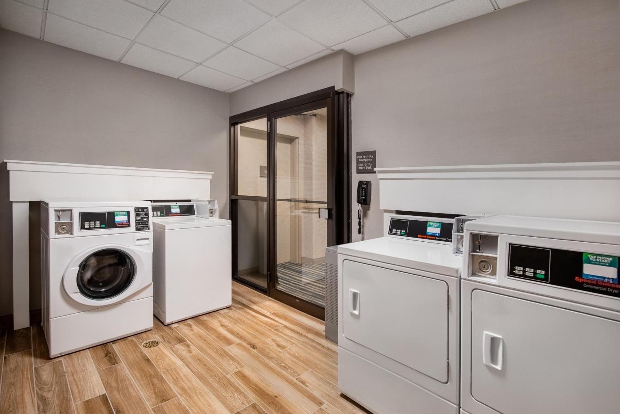Hampton Inn Long Island-Brookhaven Farmingville Bagian luar foto