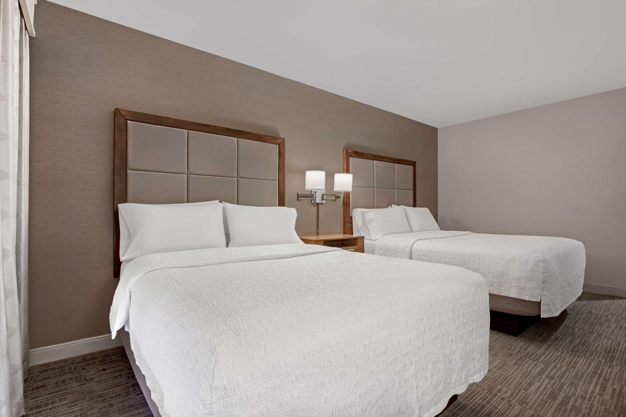 Hampton Inn Long Island-Brookhaven Farmingville Bagian luar foto