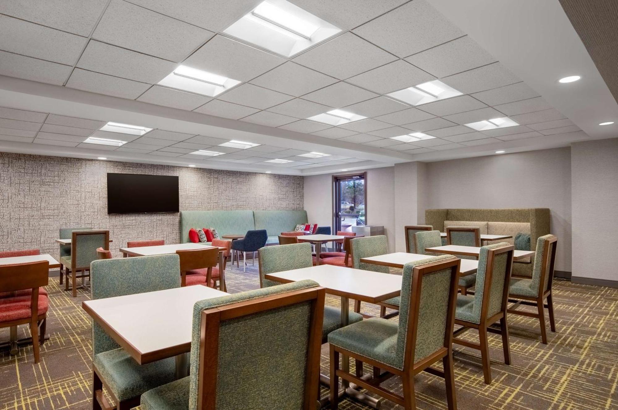 Hampton Inn Long Island-Brookhaven Farmingville Bagian luar foto
