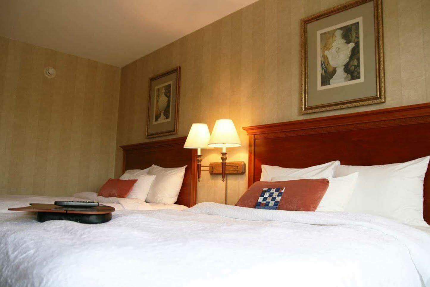 Hampton Inn Long Island-Brookhaven Farmingville Bagian luar foto